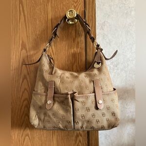 DOONEY AND BOURKE   VINTAGE HOBO BAG